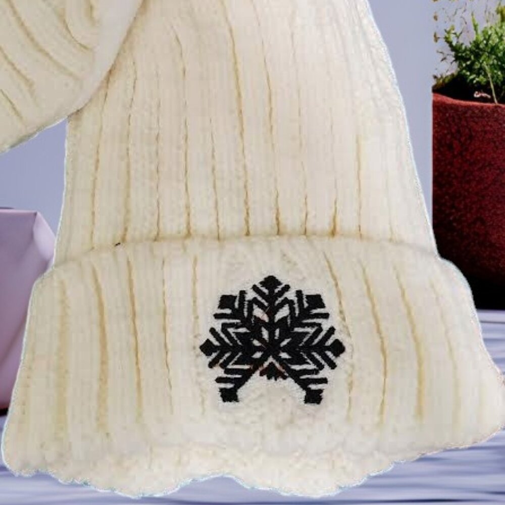 WHITE WINTER CAP WITH  FACEMASK NIP